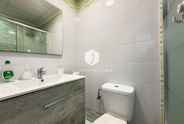 Z drugiej ręki - Szalet -
Torrevieja - Nueva Torrevieja