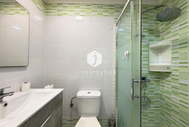 Z drugiej ręki - Szalet -
Torrevieja - Nueva Torrevieja