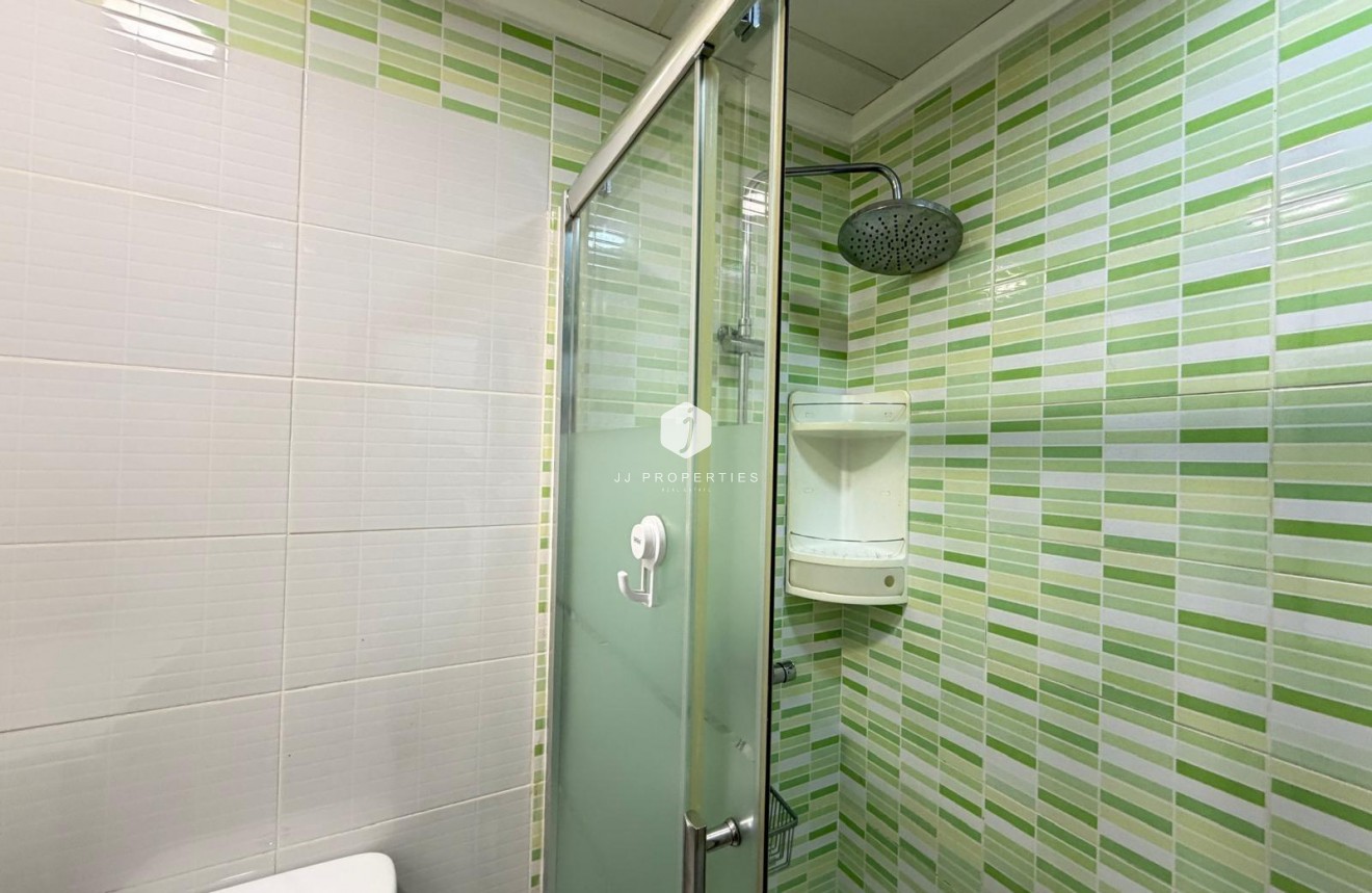 Z drugiej ręki - Szalet -
Torrevieja - Nueva Torrevieja
