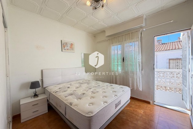 Z drugiej ręki - Szalet -
Torrevieja - Nueva Torrevieja
