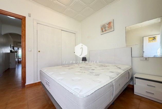 Z drugiej ręki - Szalet -
Torrevieja - Nueva Torrevieja