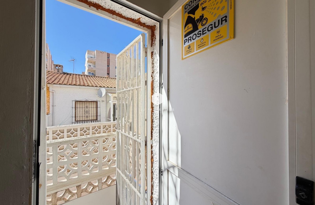 Z drugiej ręki - Szalet -
Torrevieja - Nueva Torrevieja