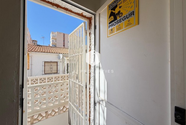 Z drugiej ręki - Szalet -
Torrevieja - Nueva Torrevieja