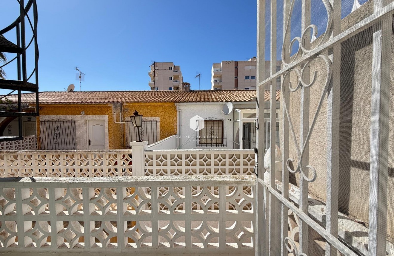 Z drugiej ręki - Szalet -
Torrevieja - Nueva Torrevieja
