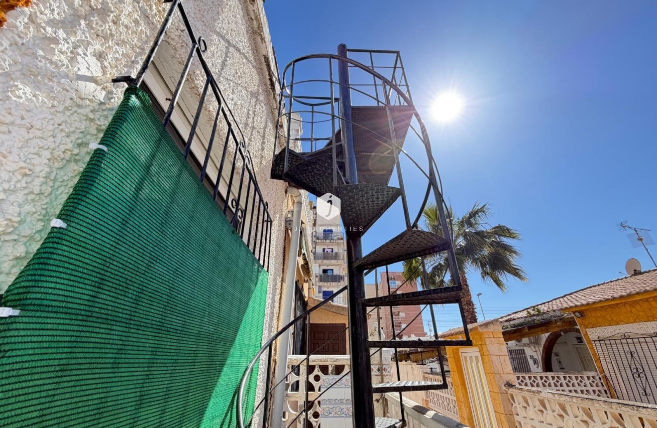 Z drugiej ręki - Szalet -
Torrevieja - Nueva Torrevieja