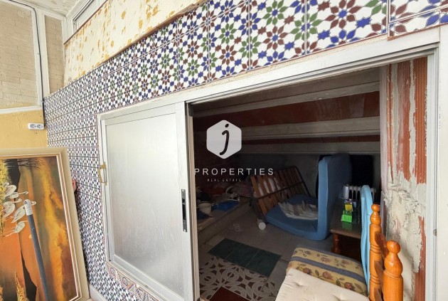 Z drugiej ręki - Szalet -
Torrevieja - Nueva Torrevieja