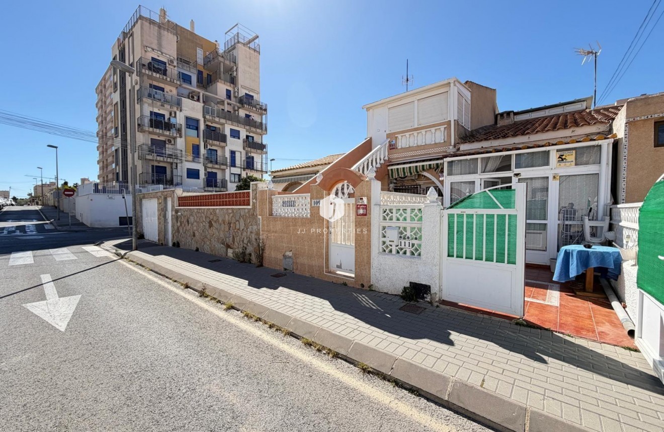 Z drugiej ręki - Szalet -
Torrevieja - Nueva Torrevieja