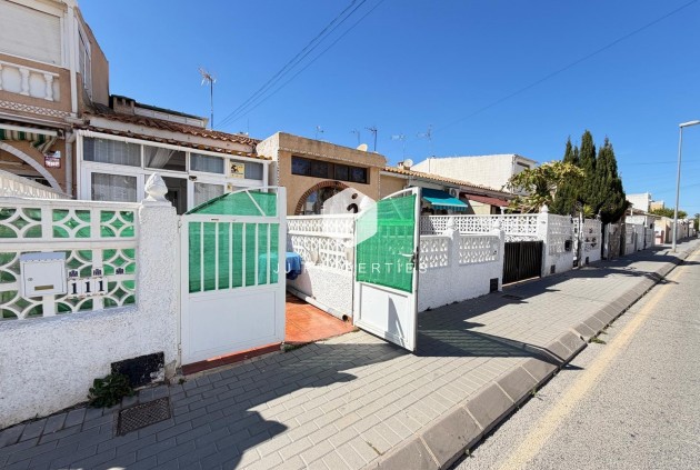 Z drugiej ręki - Szalet -
Torrevieja - Nueva Torrevieja
