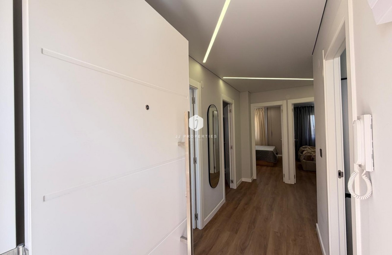 Tweedehands - Appartement / flat -
Torrevieja - Punta prima