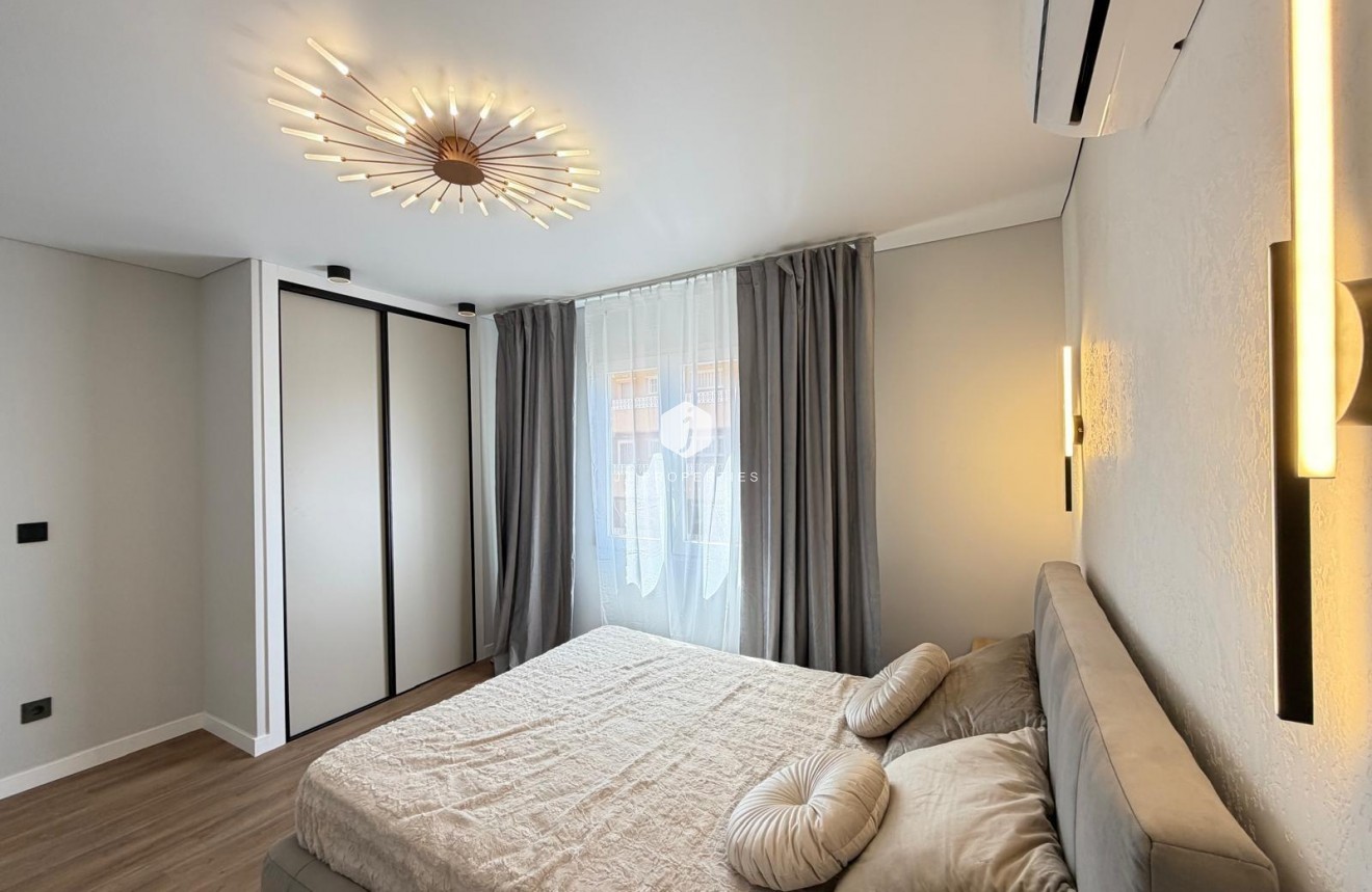 Tweedehands - Appartement / flat -
Torrevieja - Punta prima