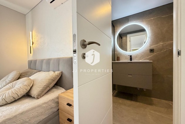 Tweedehands - Appartement / flat -
Torrevieja - Punta prima