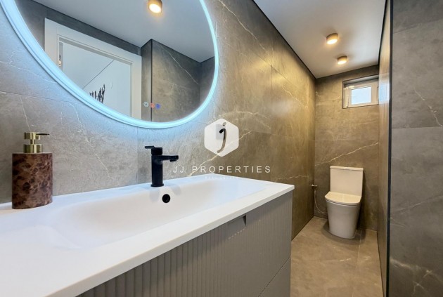 Tweedehands - Appartement / flat -
Torrevieja - Punta prima