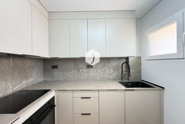 Tweedehands - Appartement / flat -
Torrevieja - Punta prima