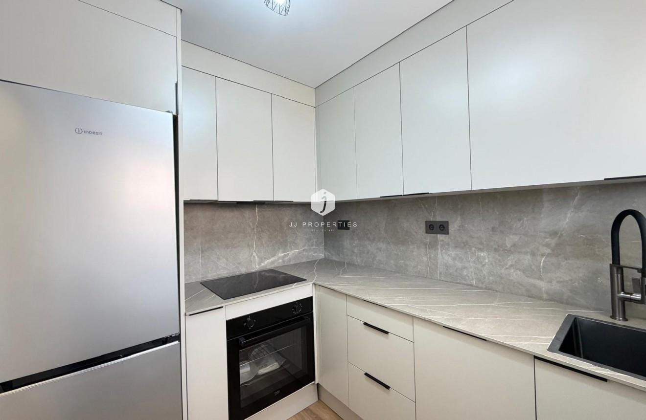 Tweedehands - Appartement / flat -
Torrevieja - Punta prima