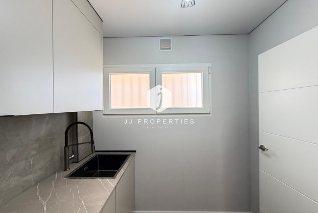 Tweedehands - Appartement / flat -
Torrevieja - Punta prima