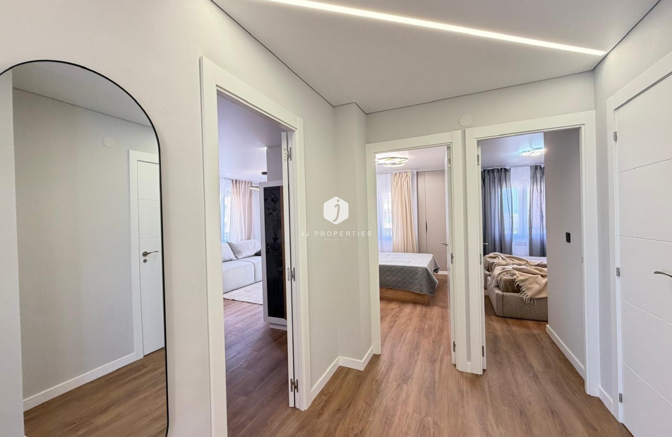 Tweedehands - Appartement / flat -
Torrevieja - Punta prima