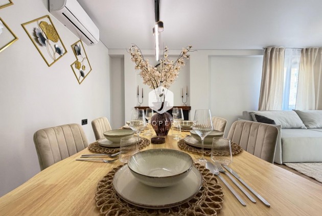 Tweedehands - Appartement / flat -
Torrevieja - Punta prima