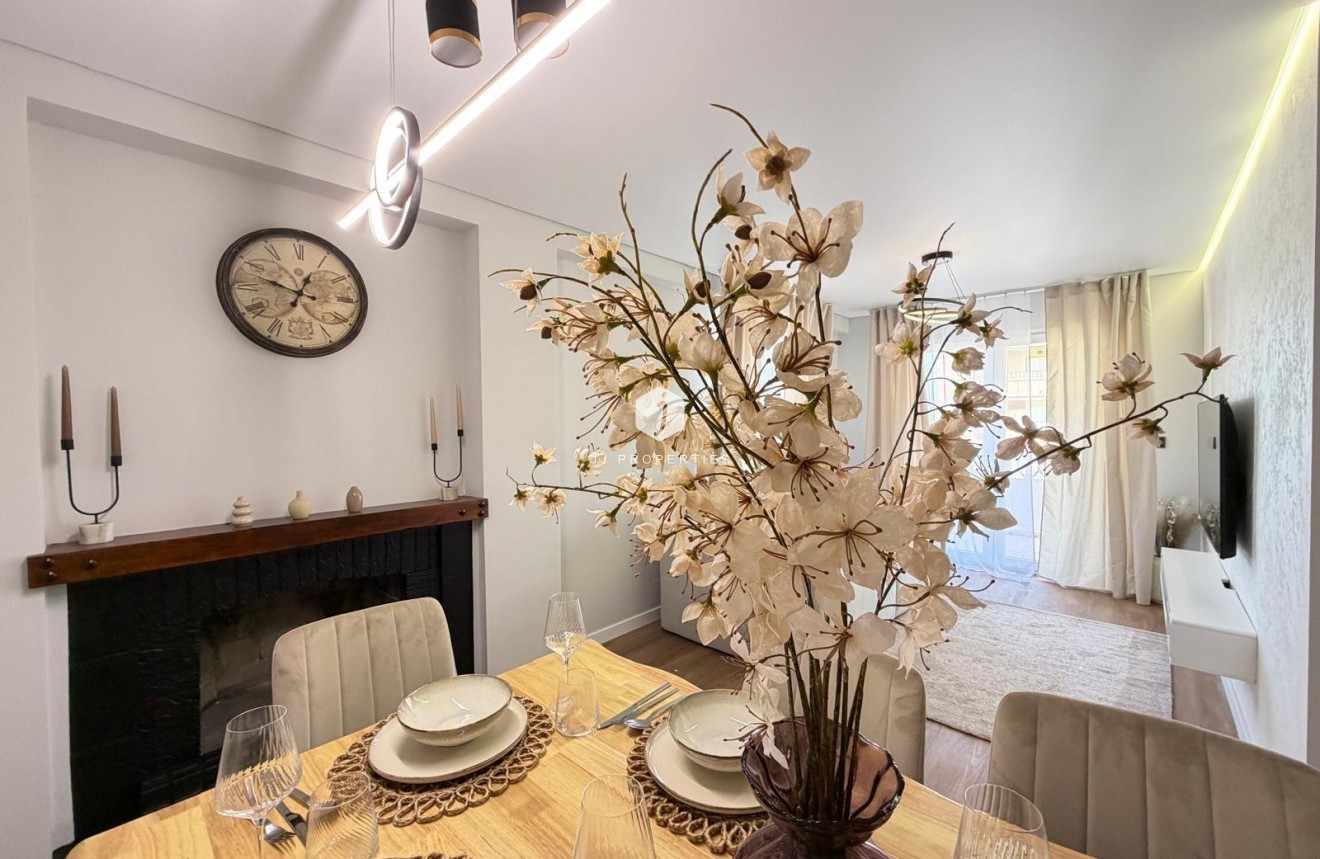Tweedehands - Appartement / flat -
Torrevieja - Punta prima