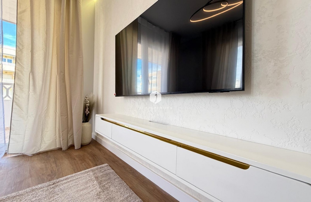 Tweedehands - Appartement / flat -
Torrevieja - Punta prima