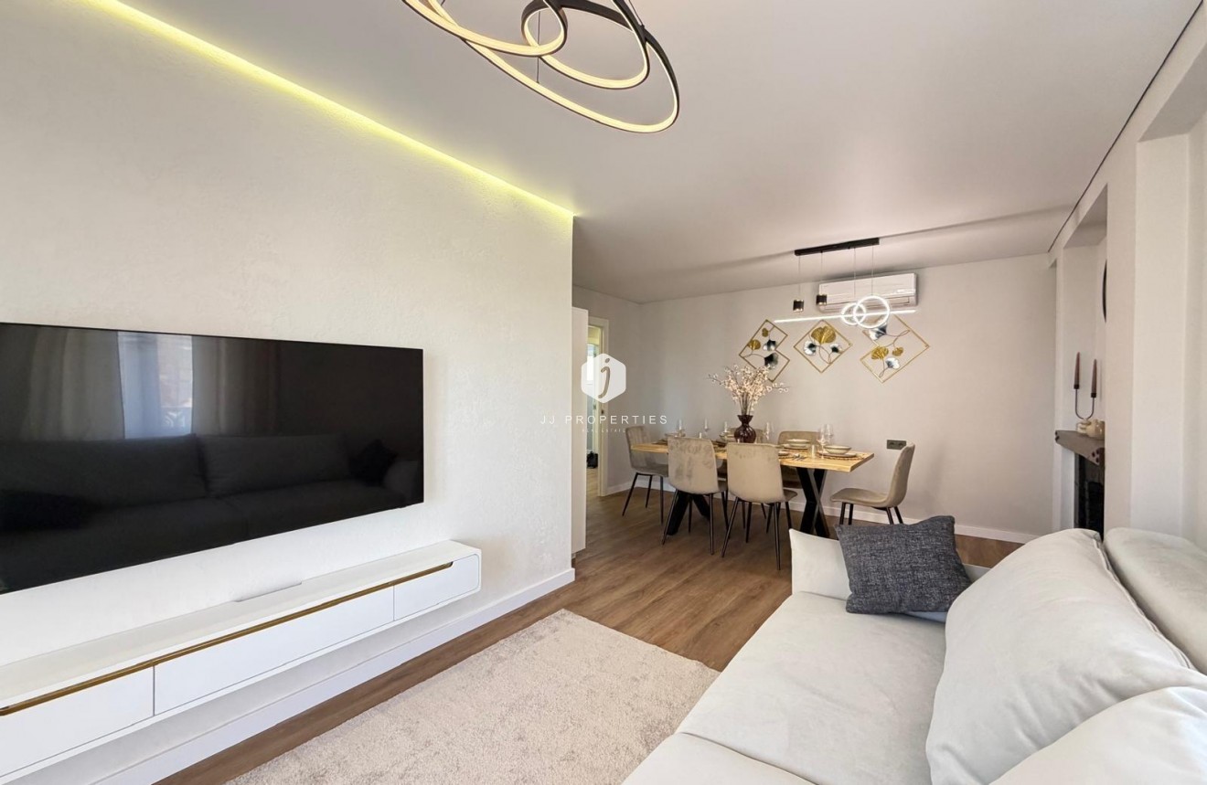 Tweedehands - Appartement / flat -
Torrevieja - Punta prima