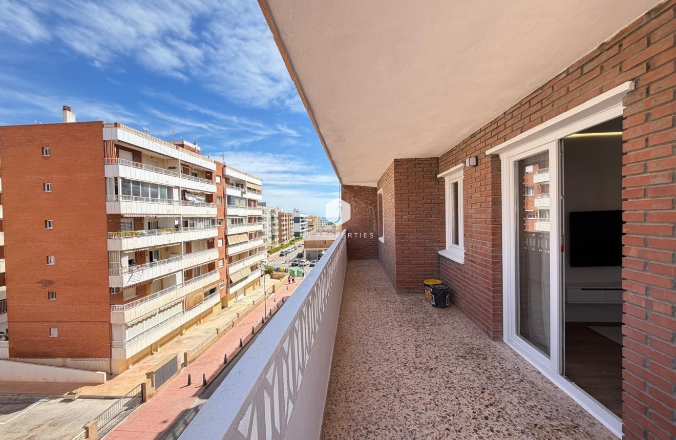 Tweedehands - Appartement / flat -
Torrevieja - Punta prima