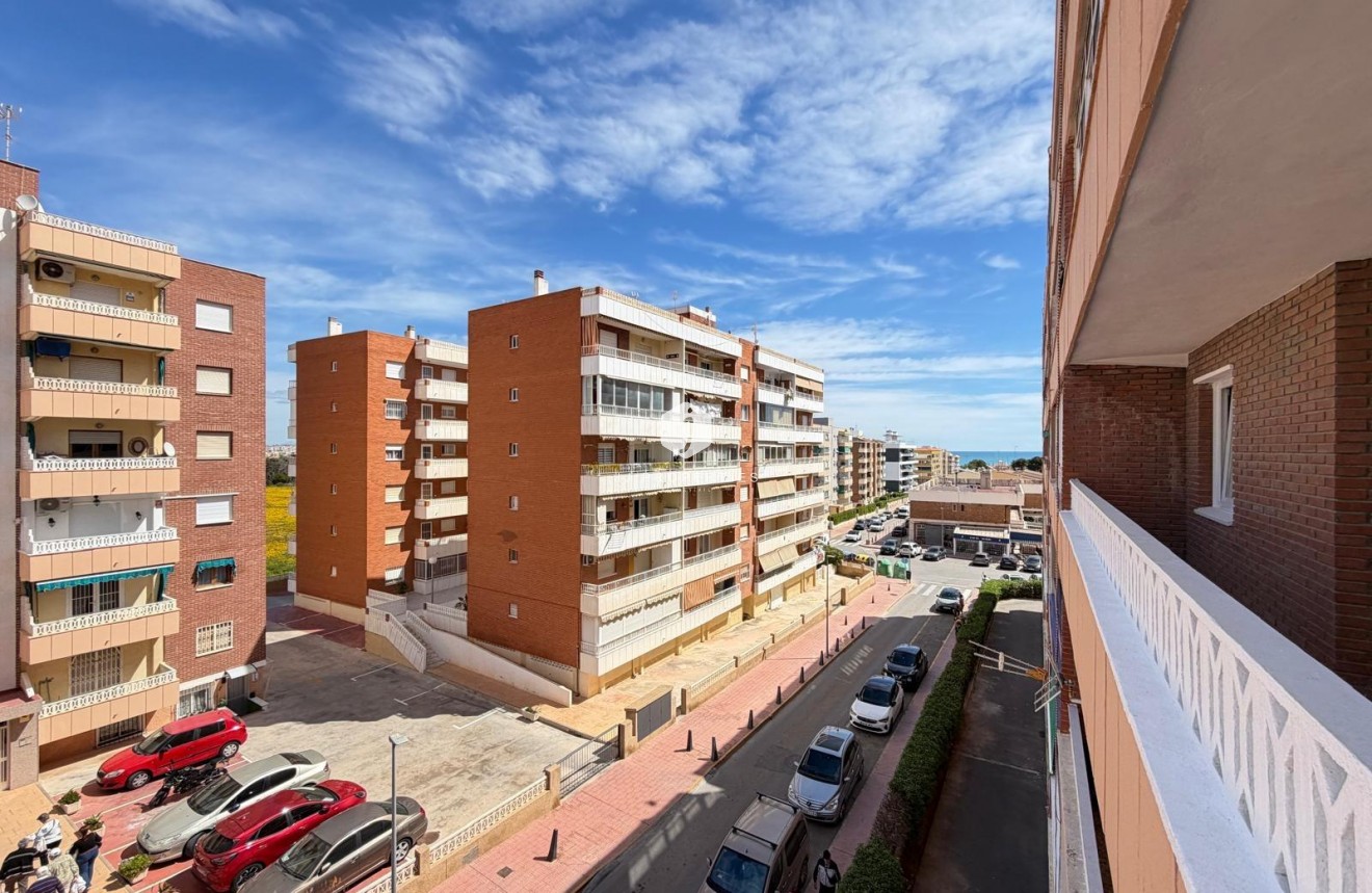 Tweedehands - Appartement / flat -
Torrevieja - Punta prima