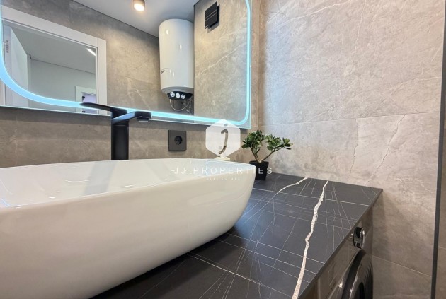 Tweedehands - Appartement / flat -
Torrevieja - Punta prima