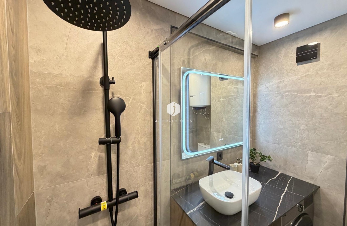 Tweedehands - Appartement / flat -
Torrevieja - Punta prima