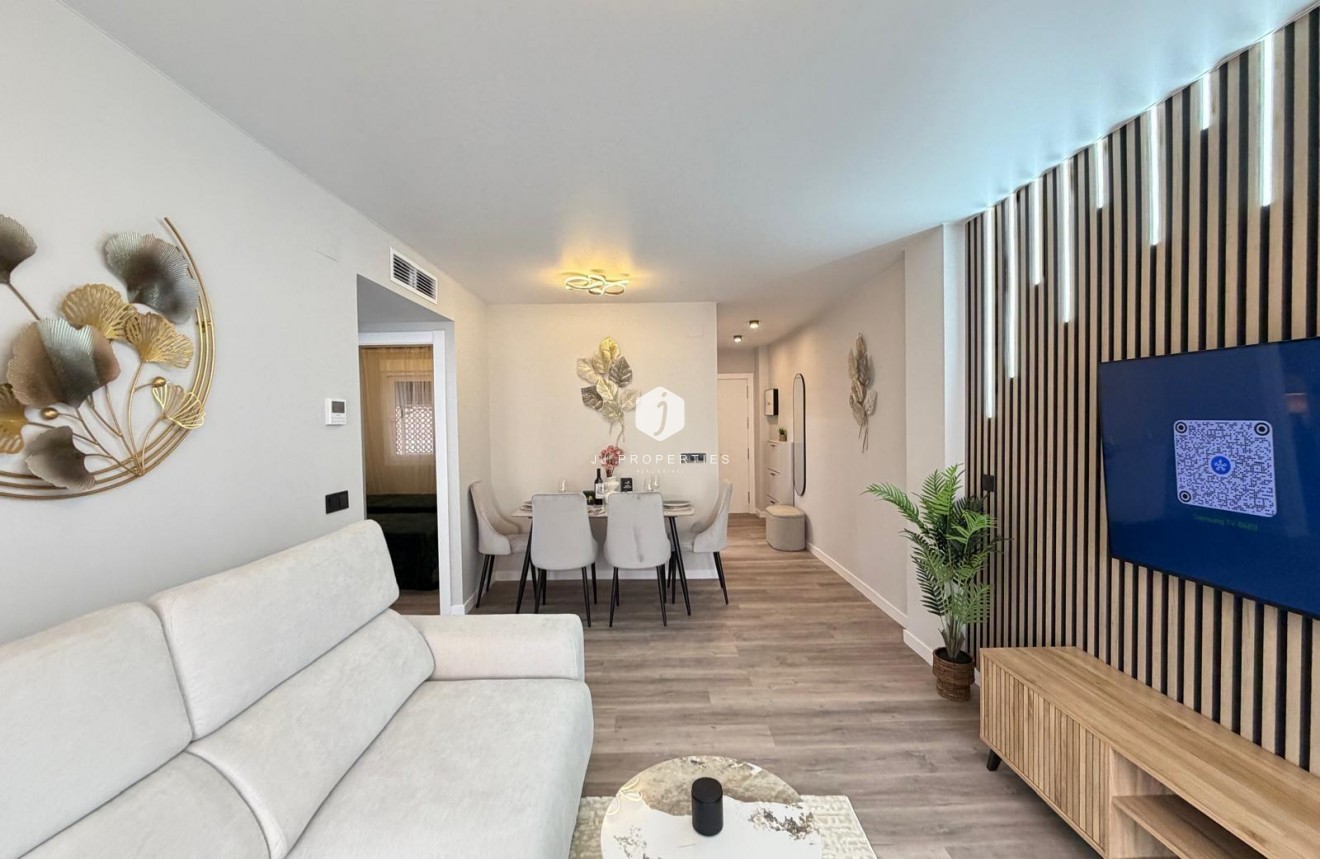 Aus zweiter Hand - Wohnung -
Torrevieja - Estacion de autobuses