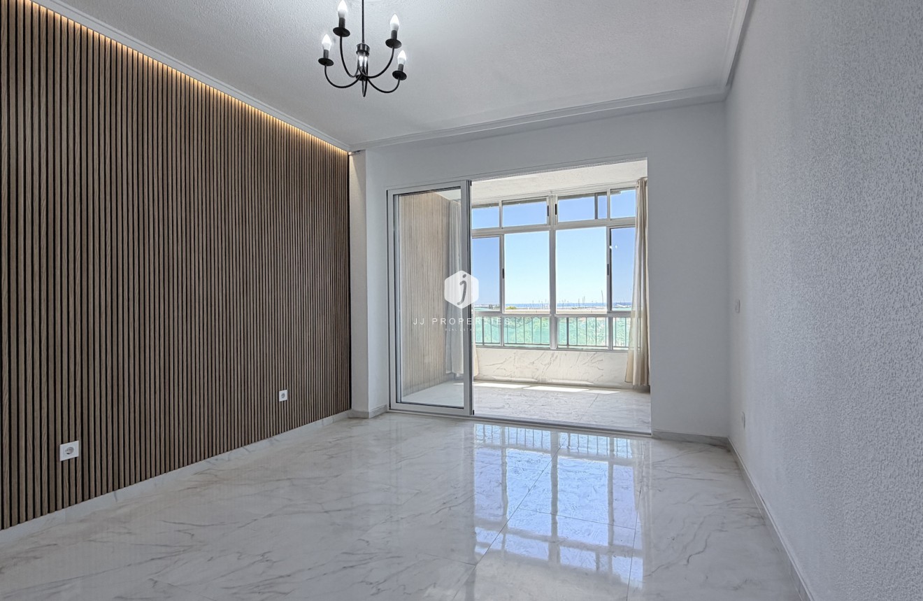Z drugiej ręki - Mieszkanie w bloku -
Torrevieja - Costa Blanca