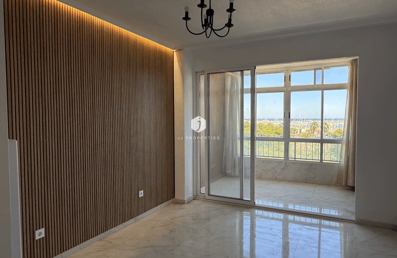 Z drugiej ręki - Mieszkanie w bloku -
Torrevieja - Costa Blanca