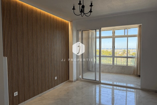Z drugiej ręki - Mieszkanie w bloku -
Torrevieja - Costa Blanca