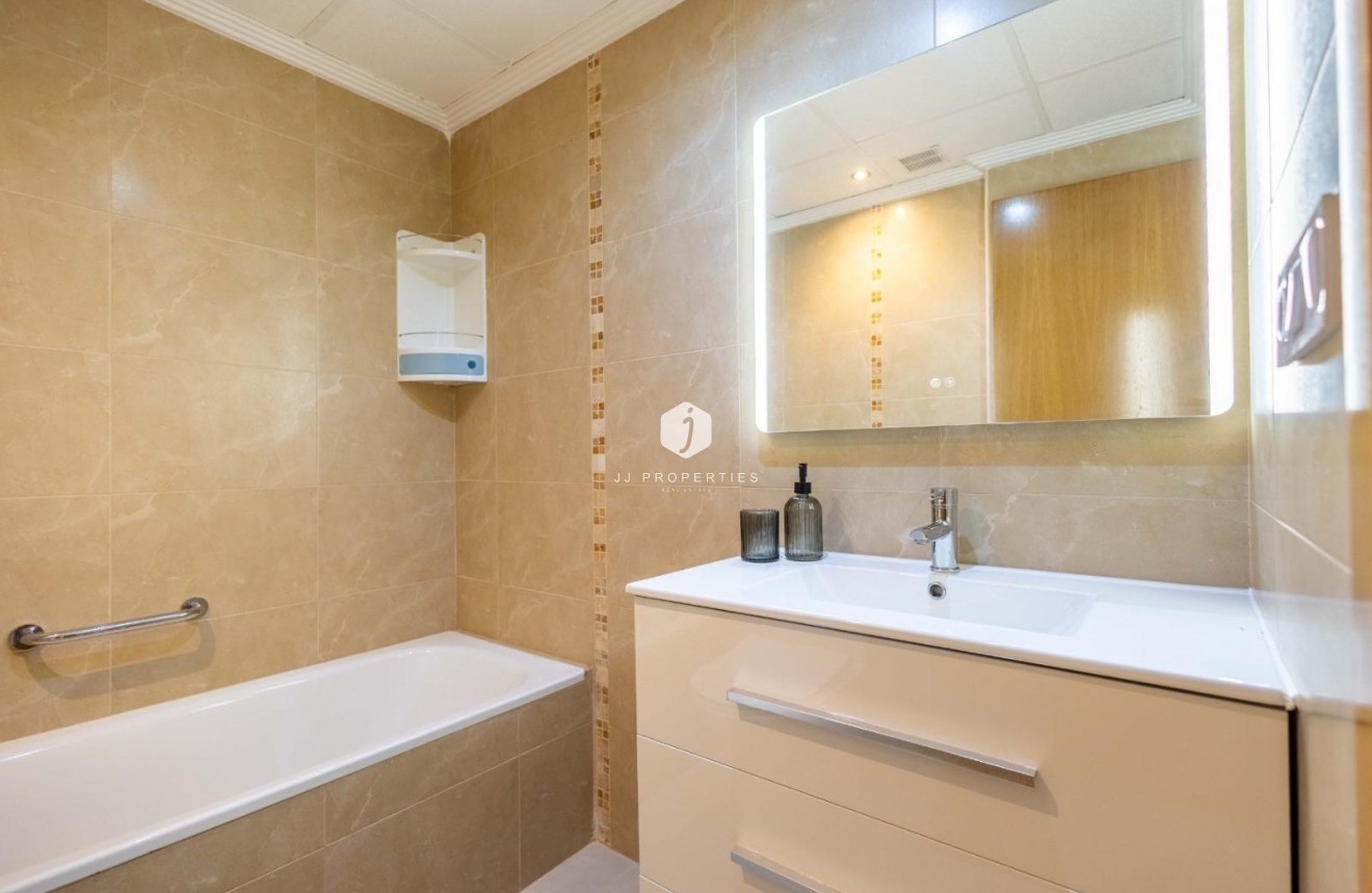 Aus zweiter Hand - Wohnung -
Torrevieja - Las calas