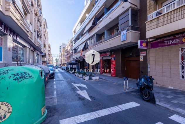 Aus zweiter Hand - Wohnung -
Torrevieja - Las calas