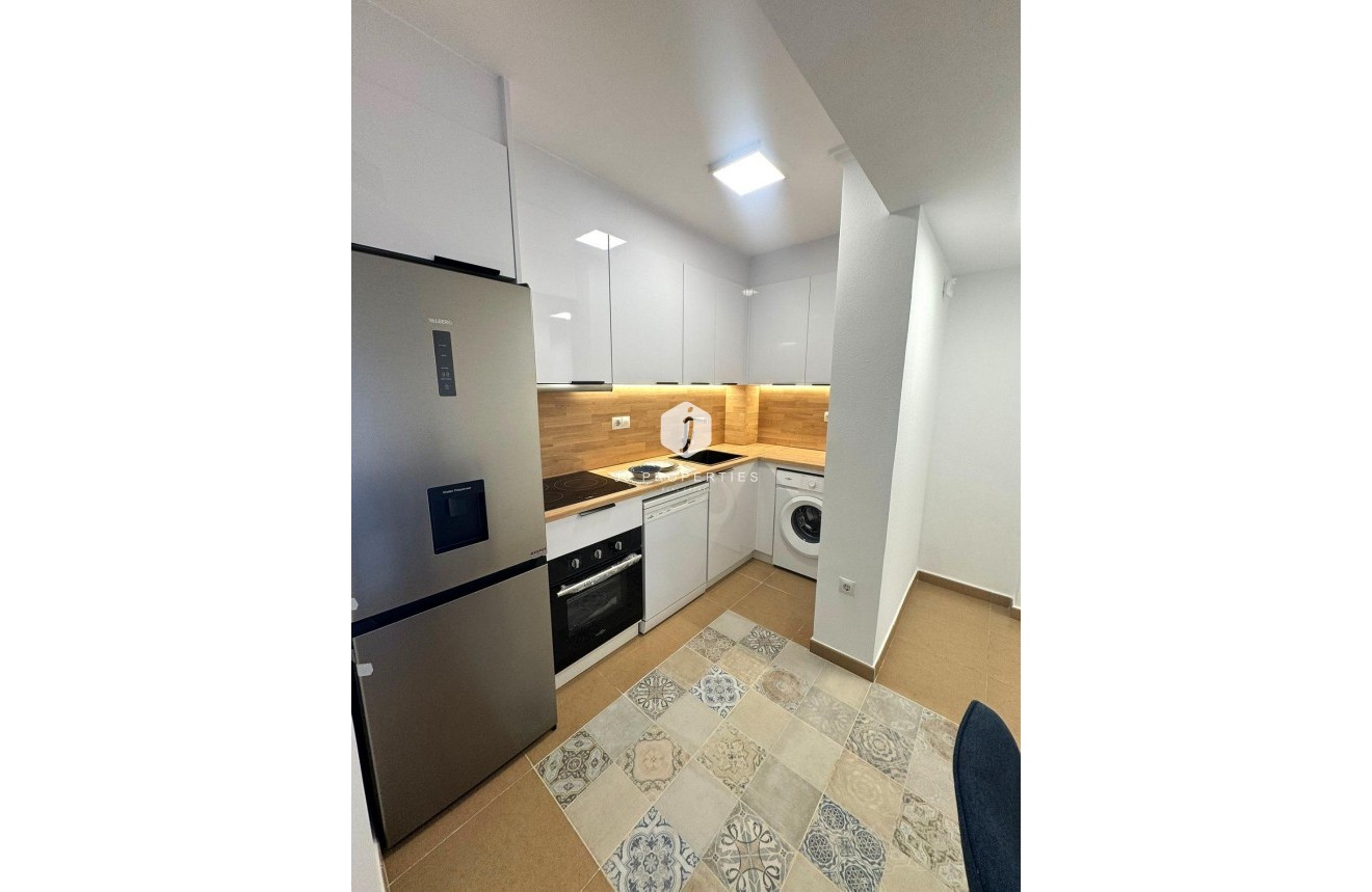 Tweedehands - Appartement / flat -
Torrevieja - Centro - Muelle Pesquero