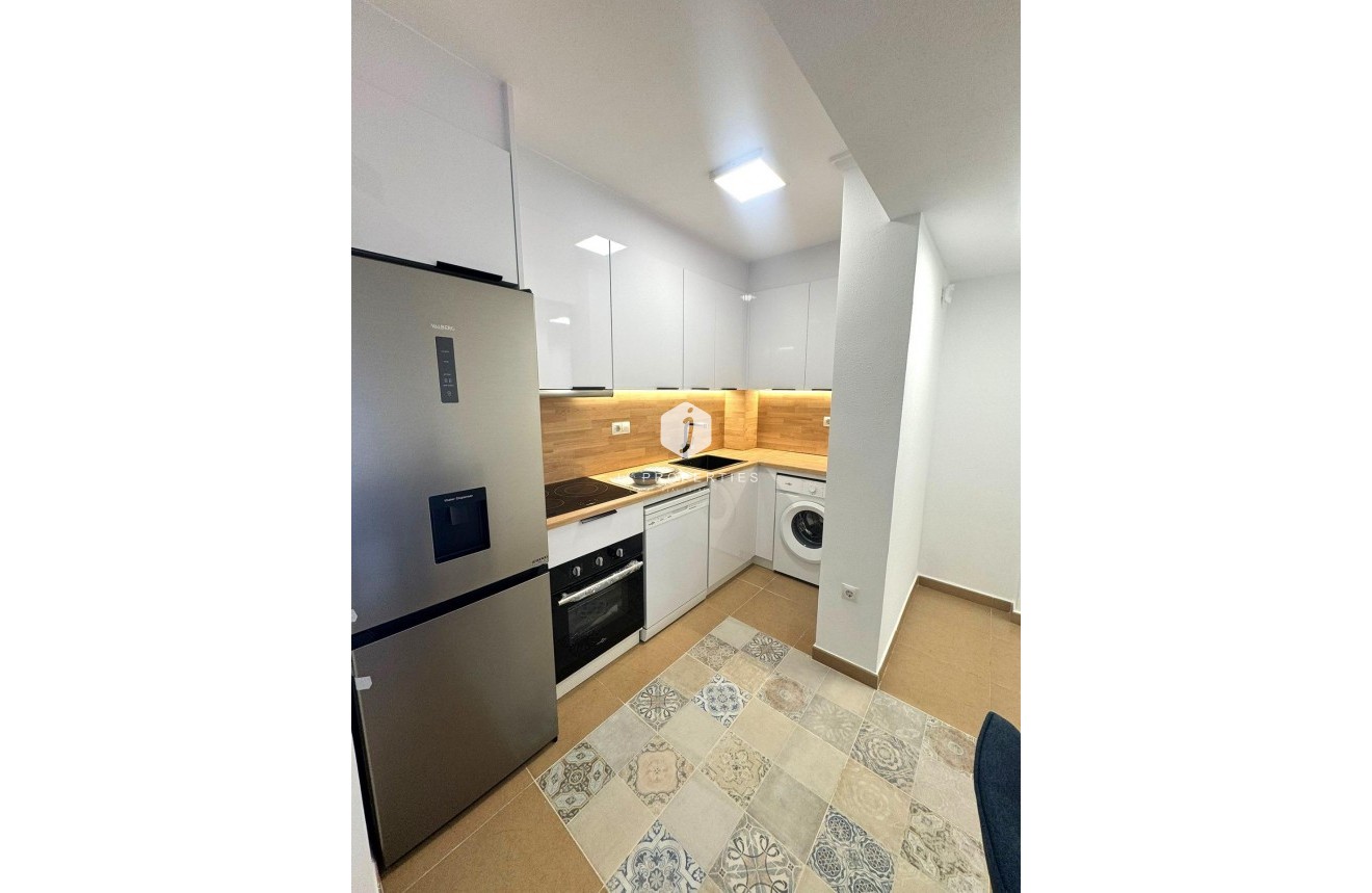 Tweedehands - Appartement / flat -
Torrevieja - Centro - Muelle Pesquero