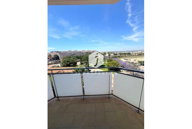 Tweedehands - Appartement / flat -
Torrevieja - Centro - Muelle Pesquero