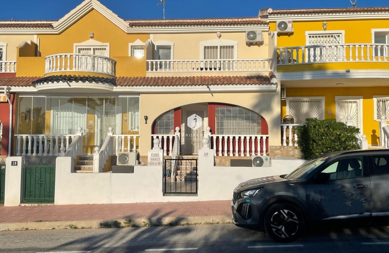 Segunda mano - Chalet -
Ciudad Quesada - Costa Blanca