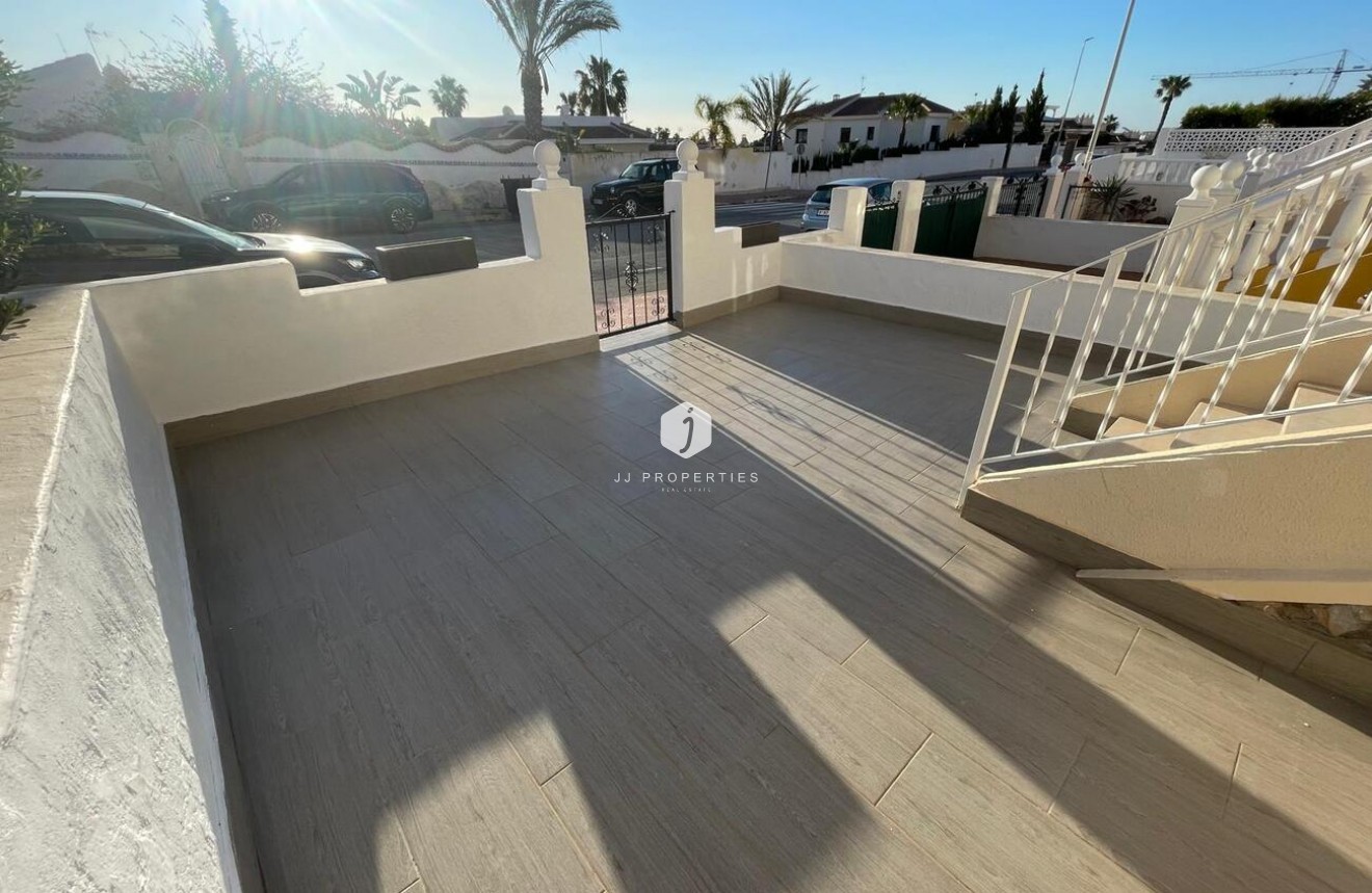 Segunda mano - Chalet -
Ciudad Quesada - Costa Blanca