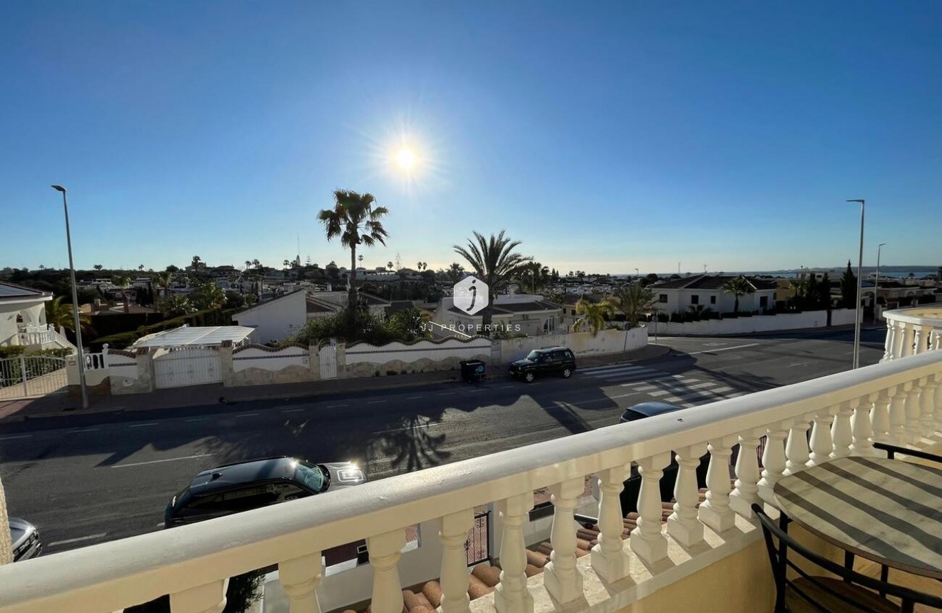Segunda mano - Chalet -
Ciudad Quesada - Costa Blanca