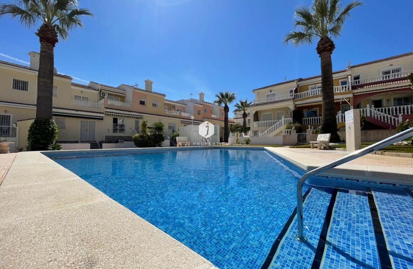 Segunda mano - Chalet -
Ciudad Quesada - Costa Blanca