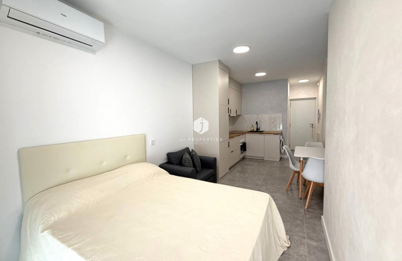 Aus zweiter Hand - Wohnung -
Torrevieja - Playa del Cura