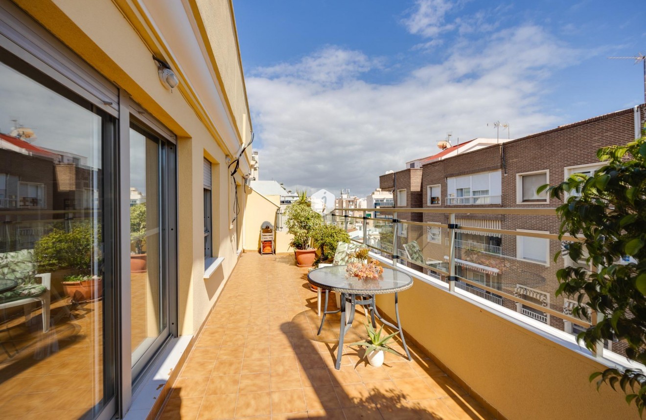 D'occasion - Attique -
Torrevieja - Centro