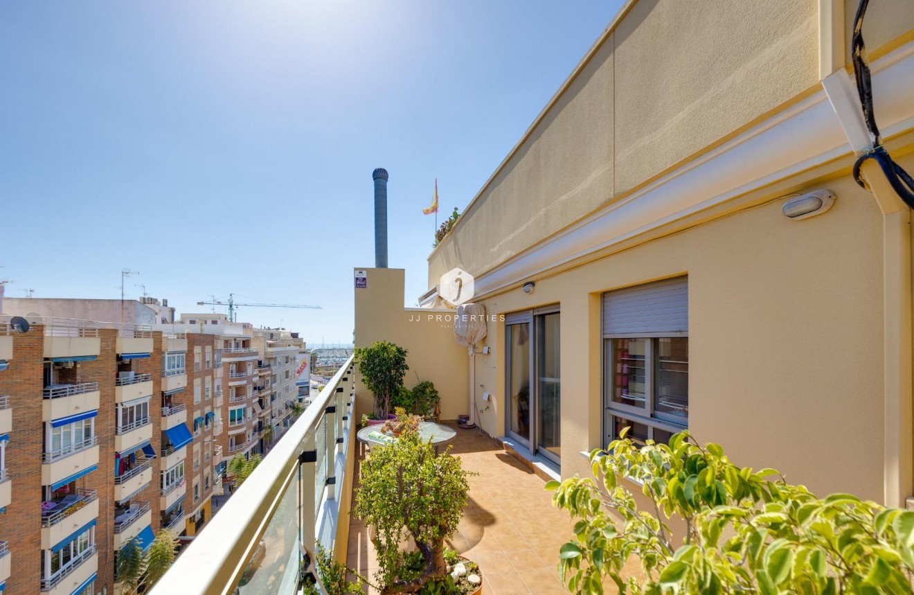D'occasion - Attique -
Torrevieja - Centro