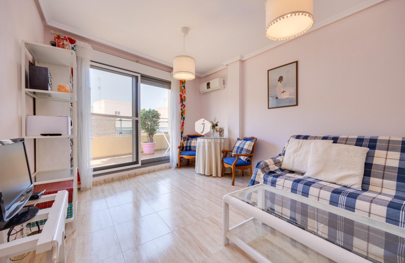 D'occasion - Attique -
Torrevieja - Centro