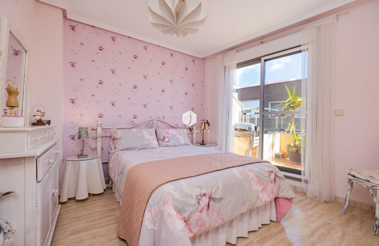 D'occasion - Attique -
Torrevieja - Centro