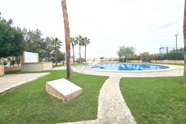 Tweedehands - Chalet -
Orihuela Costa - Los Almendros-la Florida