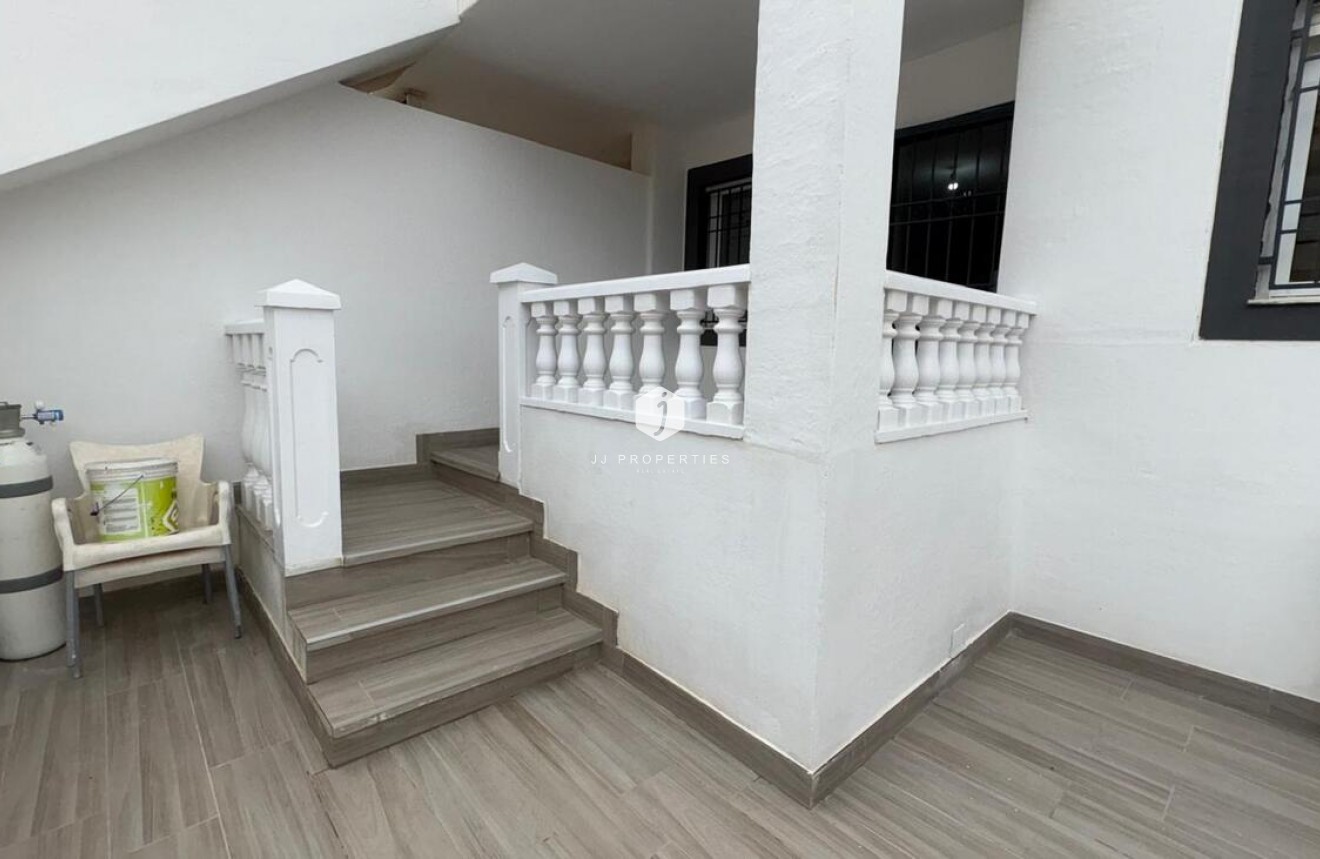 Z drugiej ręki - Bungalow -
Torrevieja - PARQUE DE LAS NACIONES