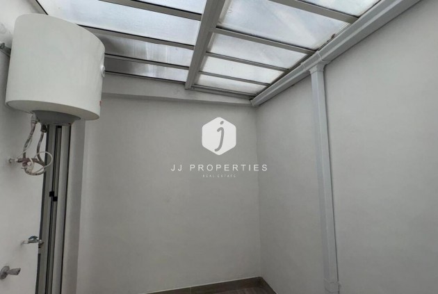 Z drugiej ręki - Bungalow -
Torrevieja - PARQUE DE LAS NACIONES