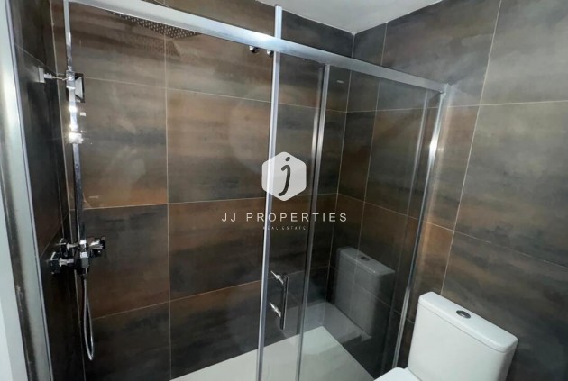 Z drugiej ręki - Bungalow -
Torrevieja - PARQUE DE LAS NACIONES